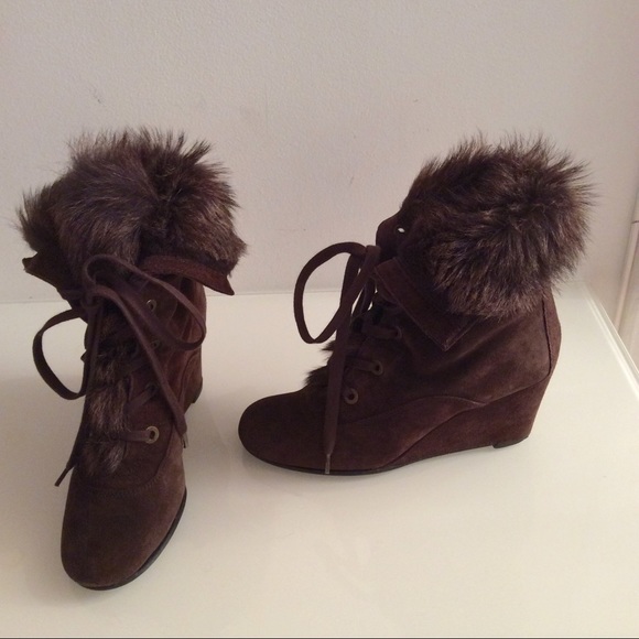 Stuart Weizmann Dark Brown Suede FurLined Booties - Picture 2 of 5
